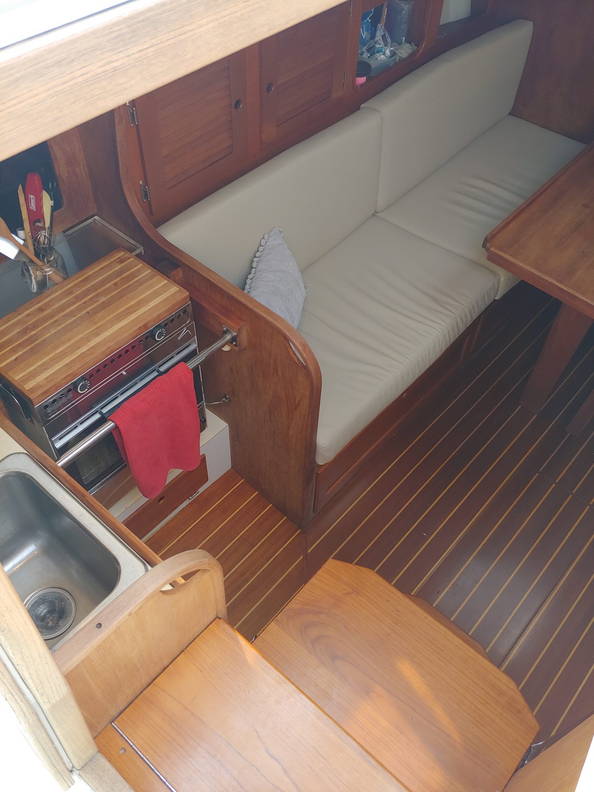 Freedom 30/32 For Sale. Liveaboard Sailboat Ready for Your Adventure ...